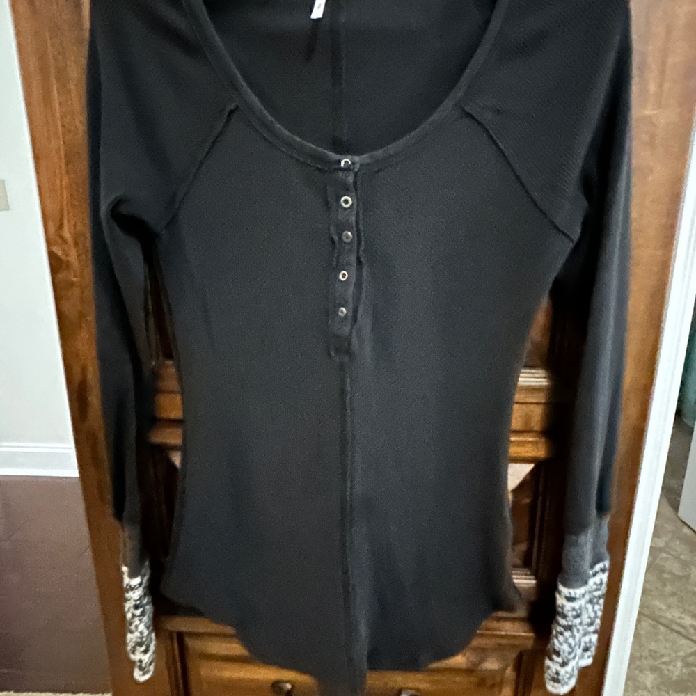 Free People women’s long sleeve ski lodge Newbie thermal cuff shirt